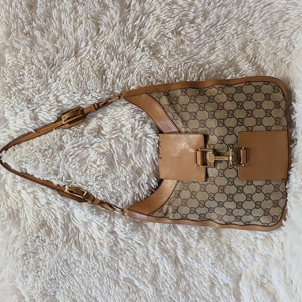 💯 Authentic Gucci Shoulder Bag 🍀